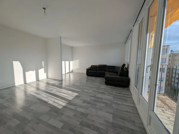 Lumineux, spacieux, sans vis-à-vis : votre futur appartement T5 à Dreux 