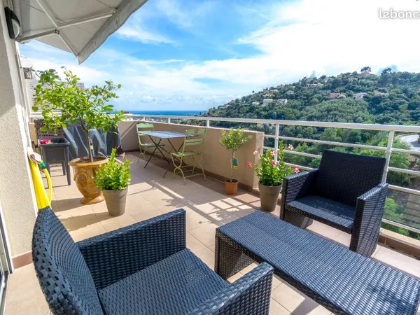 Appartement vide 3 pièces 