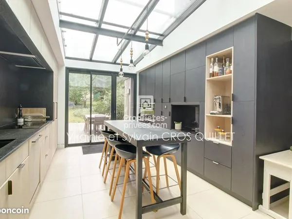 Maison 7 pièces 209 m² 