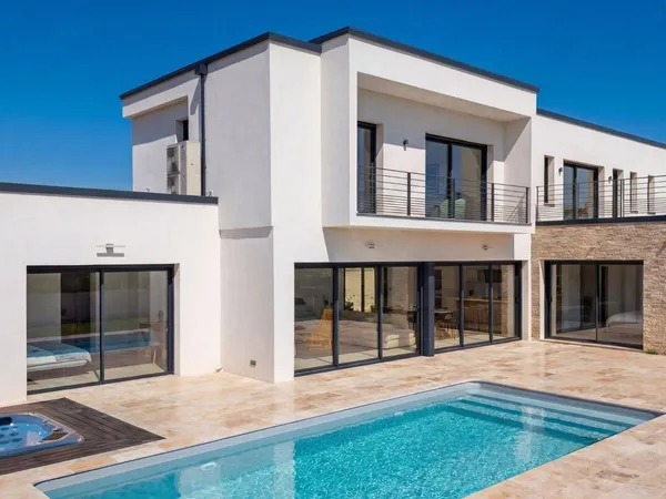 Villa 8 pièces 285 m² 