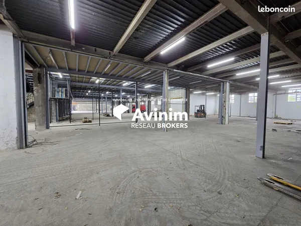 Local 1055 m² Villetaneuse 