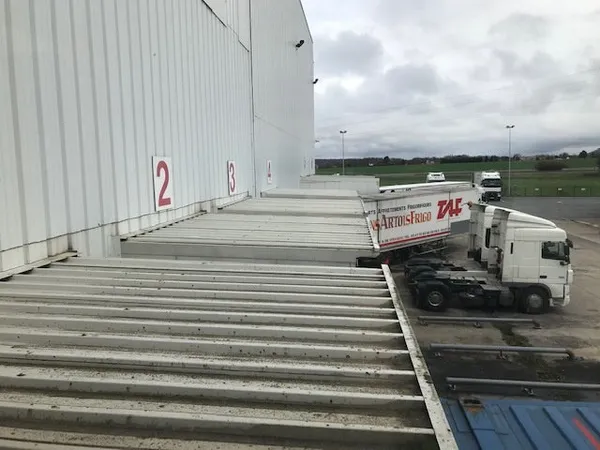 Entrepôt logistique frigorifique 1 450m2 