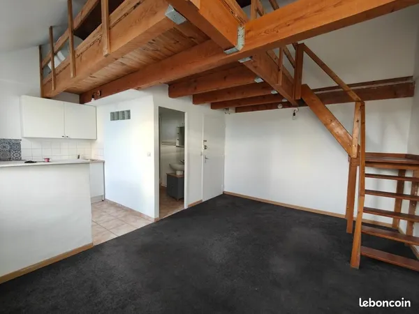 Studio 1 pièce 37 m² 