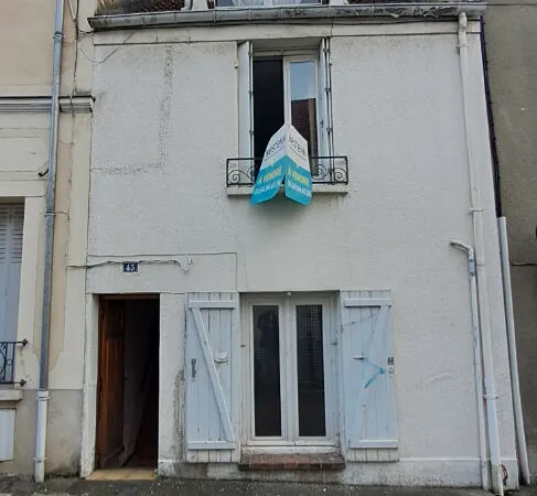 Appartement triplex à vendre à Étampes - 3 pièces avec terrasse et cave 