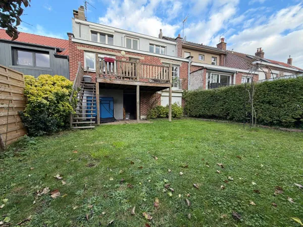 Vends maison 6 chambres, quartier recherché 
