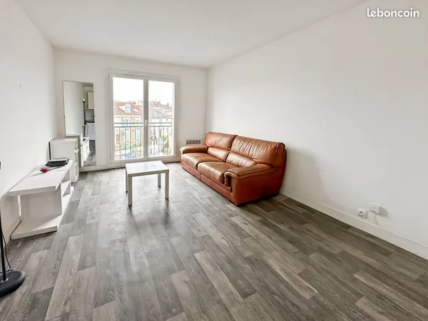 Studio 1 pièce 23 m² 