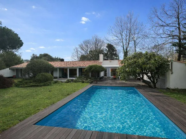 Maison 6 pièces 185 m² 