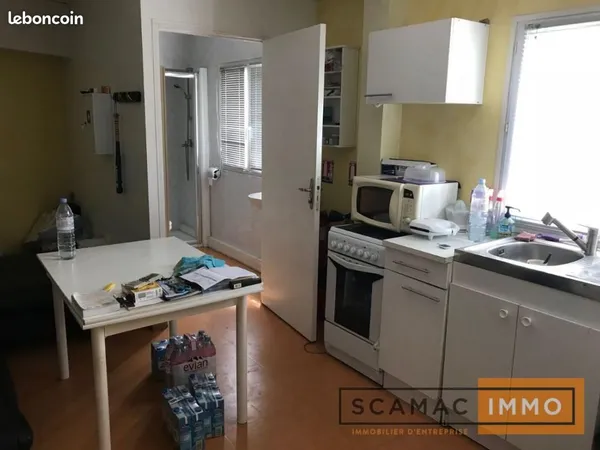 Local d'activité 635 m² 