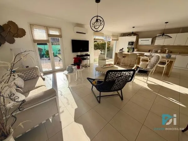 Maison de plain-pied 2 pièces 73 m² 