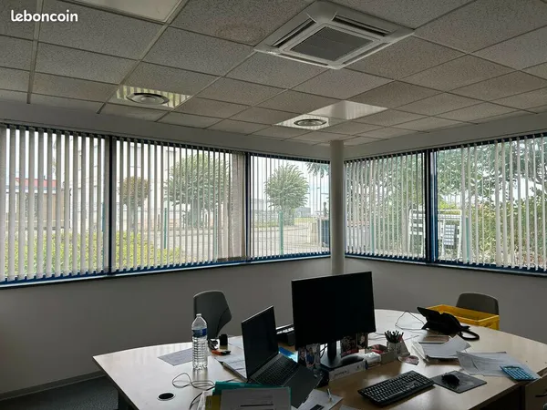 Bureaux 786 m² 