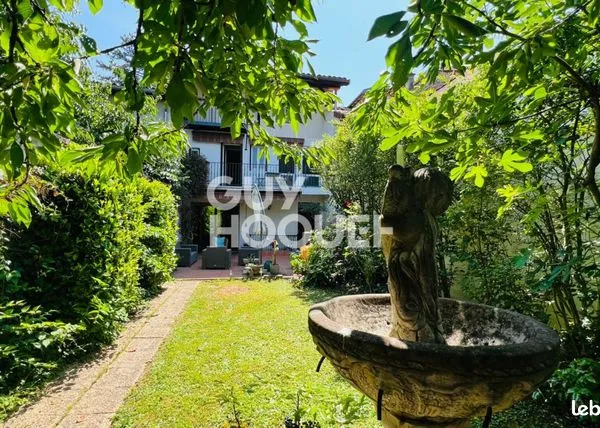 Maison 6 pièces 193 m² 