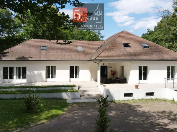 Maison 9 pièces 450 m² 