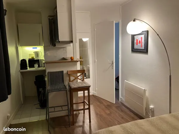 Studio 19 m² - Calme, Ascenseur, Vue Jardin Arboré - Meublé & Prêt location touristique - Vente 