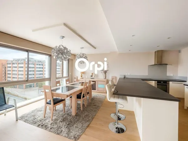 À Vendre - Appartement T5 de 150 m² avec balcon, 2 parkings et cave - Quartier Saint-Georges, 
