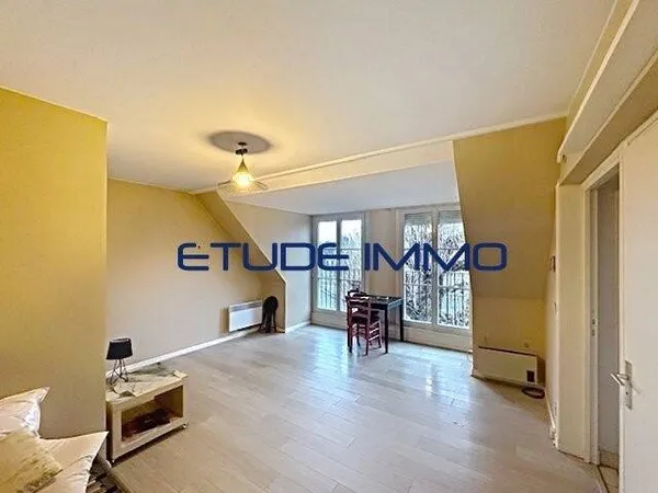 Studio 3 pièces 32 m² 