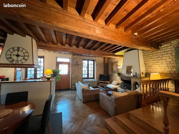 Maison de ville coup de coeur de117m² centre montluel 