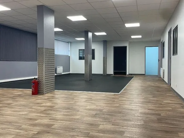 Local 187 m² LIMOGES 