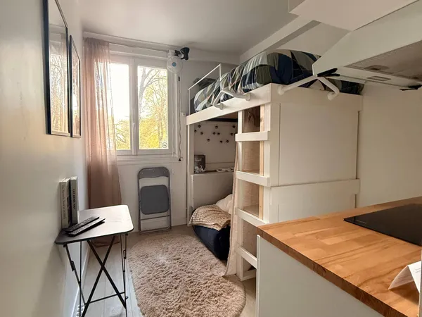 Appartement - 9,67m² - 1 pièce Lamarck / Square Carpeaux 
