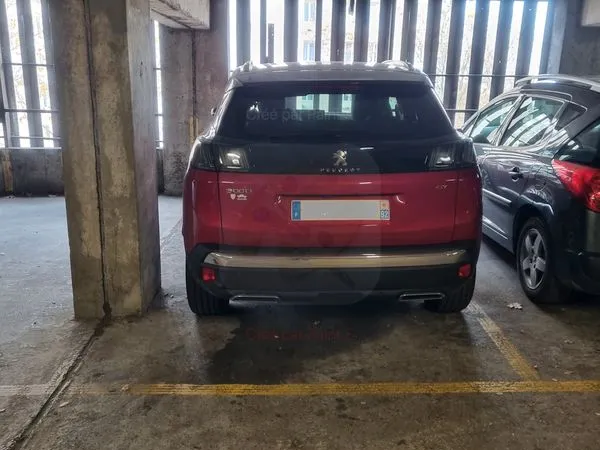 Place de parking couvert et sécurité (Vidéosurveillance) 
