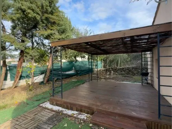 Maisonnette avec jardin 