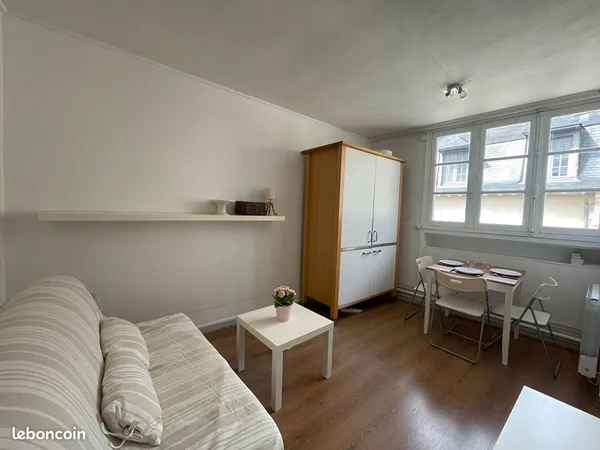 Studio 1 pièce 14 m² 
