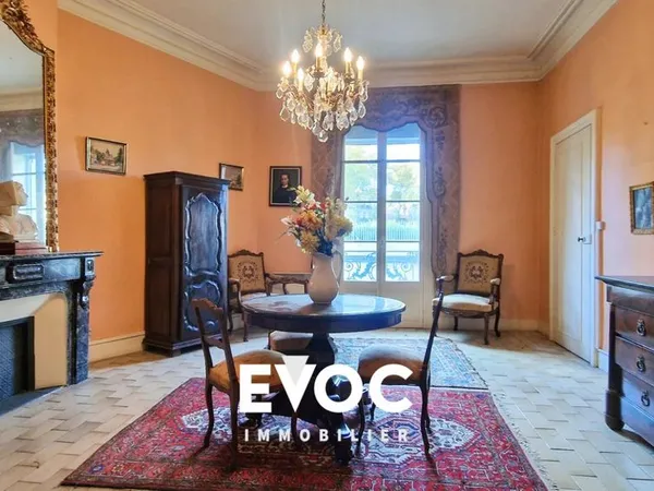 Appartement 7 pièces 157 m² 