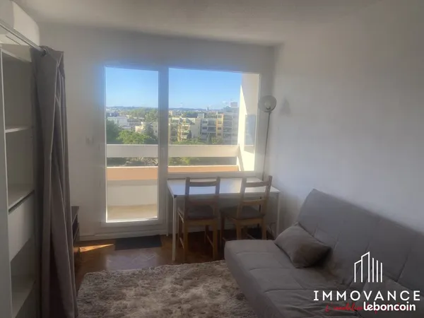 Studio 1 pièce 17 m² 
