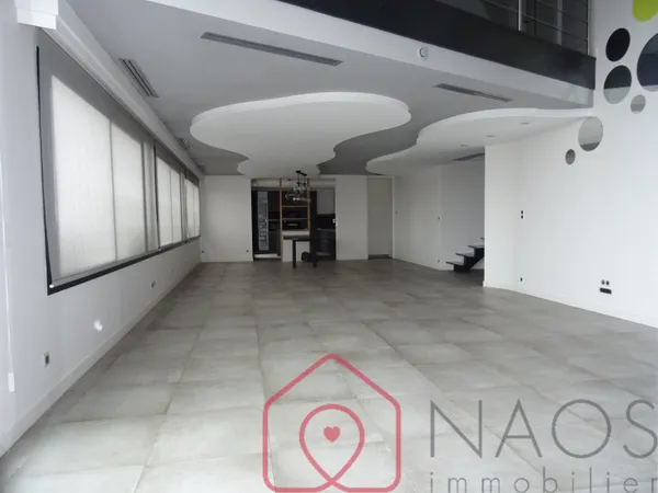 Appartement en résidence 4 pièces 178 m² 