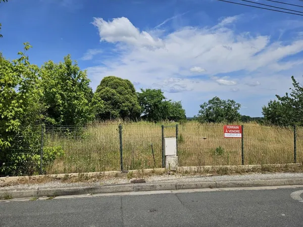 A saisir rapidement ! Terrain d'environ 300 m² secteur Trigan 