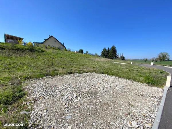 Terrain 621 m² Vézeronce-Curtin 