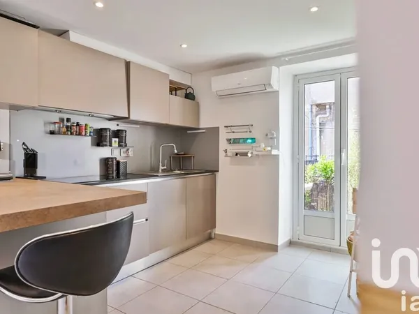 Fuveau - T2 48 m2 rénové, grand garage 63 m², balcon Sud 