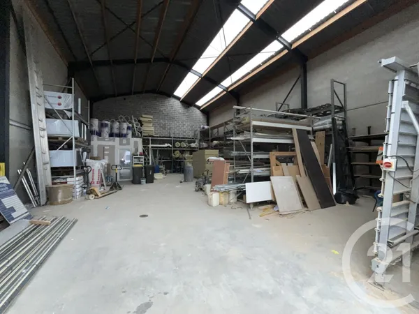 Local 209 m² 