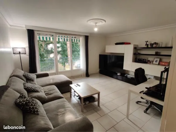 Loue deux pièces 50m2 quartier Christ Roi 