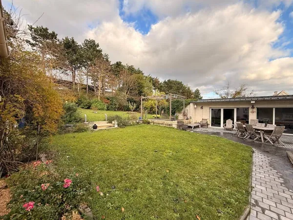 Maison 6 pièces 260 m² 