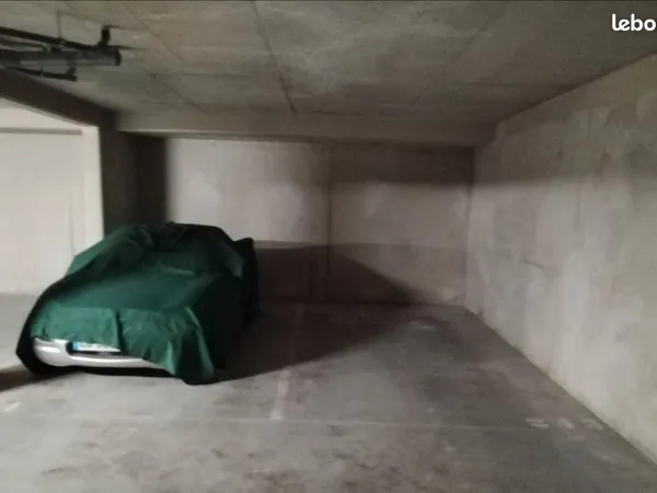 Parking - Garage Location Lançon-Provence   80€