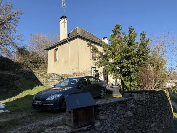 Charmante maison en pierre avec terrain 