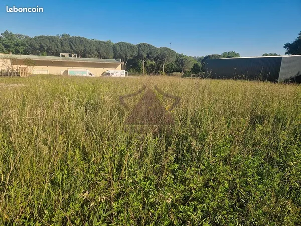 Terrain 1069 m² SAINT AMBROIX 