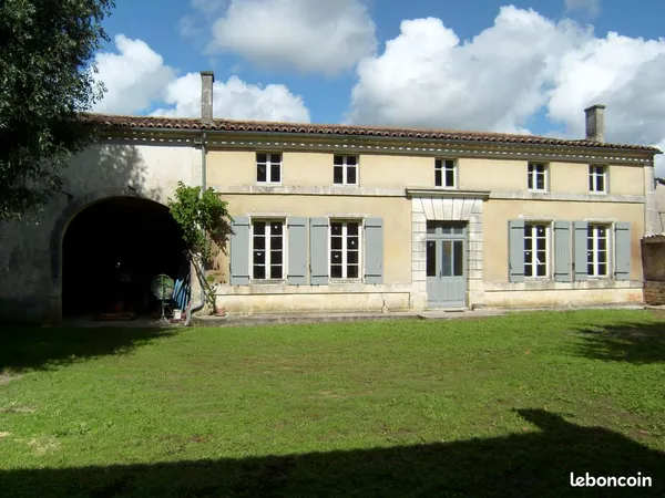 Corps de ferme charentais 