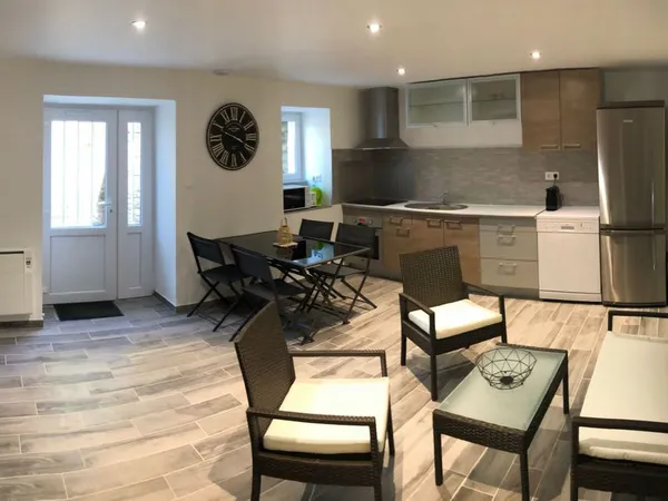 Maison centre ville avec cour privative 