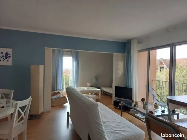 Loue grand appartement ville d'été, T3/4, 89m², balcon 6m², ascenseur, stationnement 