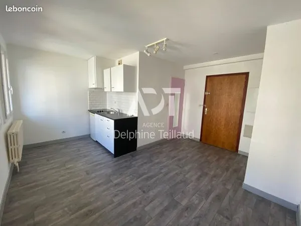 Studio 1 pièce 20 m² 