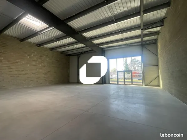 Local commercial 2 230 m² 