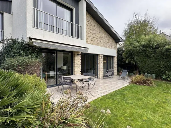 Maison 6 pièces 216 m² 