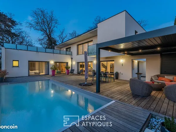 Villa 6 pièces 300 m² 