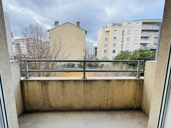 Studio 1 pièce 32 m² 