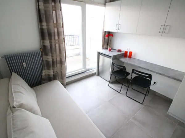 Studio 1 pièce 13 m² 