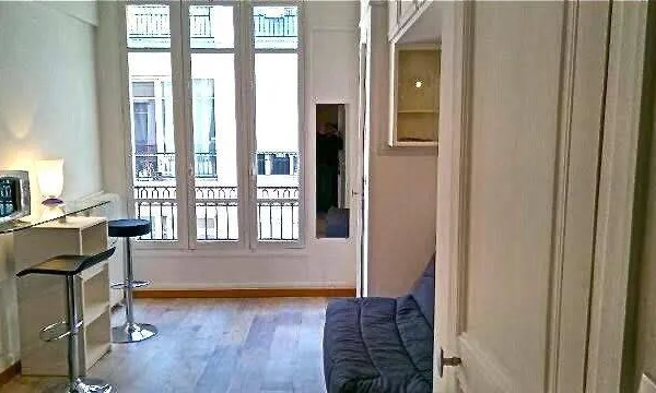Studio 1 pièce 17 m² 