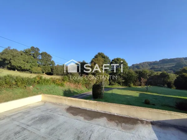 Maison d'habitation de 118 m2, 5 chambres, vie de plain-pied, garage, campagne 
