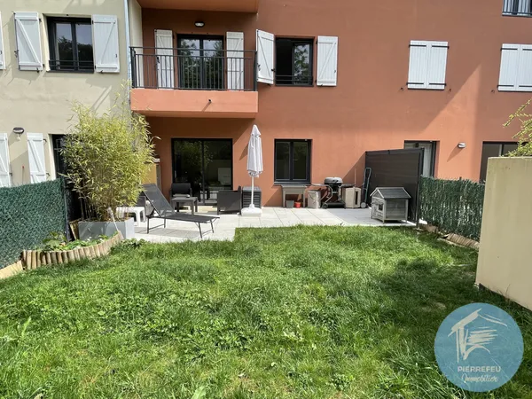 LE BOIS D'OINGT - APPARTEMENT 33.8M2 + TERRASSE ET JARDIN 