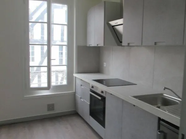 Studio 1 pièce 27 m² 